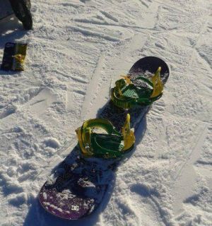 Predám snowboard zn. Grai 153 + viazanie Gravity